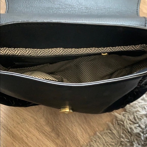 A black Steve Madden purse - Picture 3 of 3